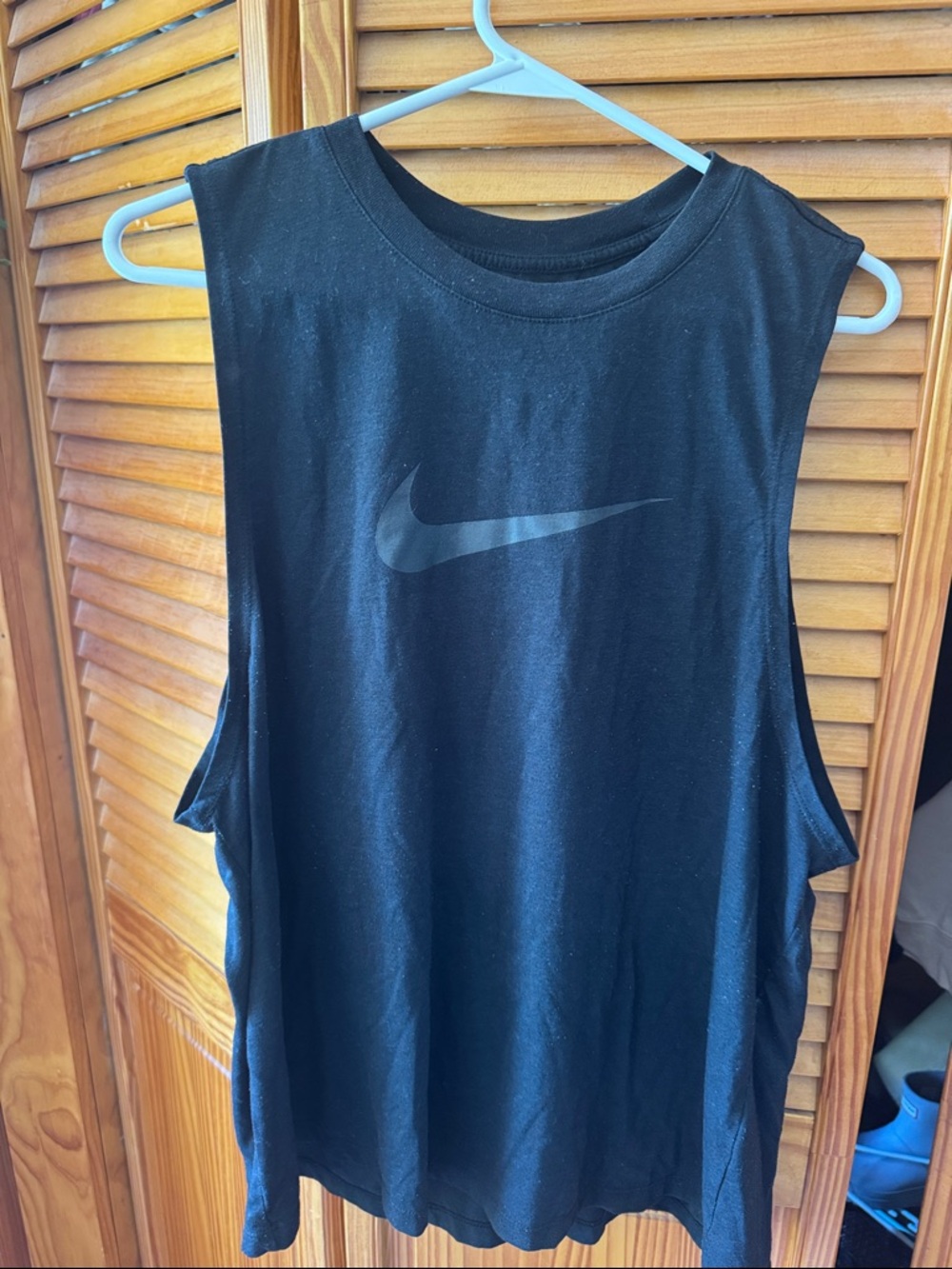 Nike Black Sleeveless womens Tank top size XL with Tone-on-Tone Swoosh